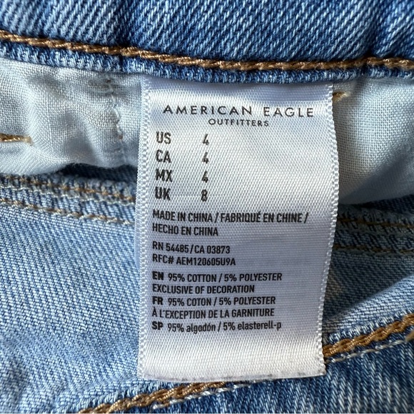 American Eagle AE Mom Pleated Jean Short Denim in Classic Blue size 4 - Picture 7 of 10